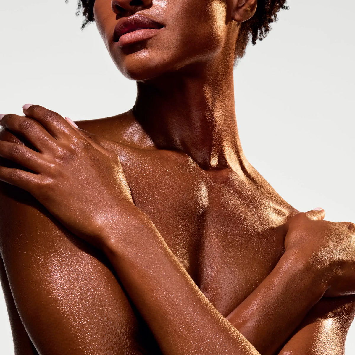 the-glow-getter-multi-oil-body-scrub-c0 NATR-40028-Alt-Image-The_Glow_Getter_Multi-Oil_Body_Scrub-06_1.webp